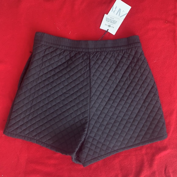 Black quilted shorts - Picture 3 of 3
